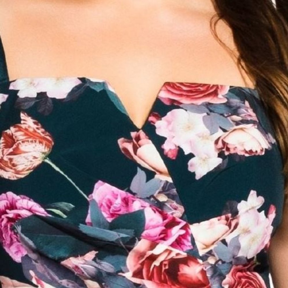 Plus XXL/24 Bursting Floral Maxi Dress in … - Picture 3 of 7